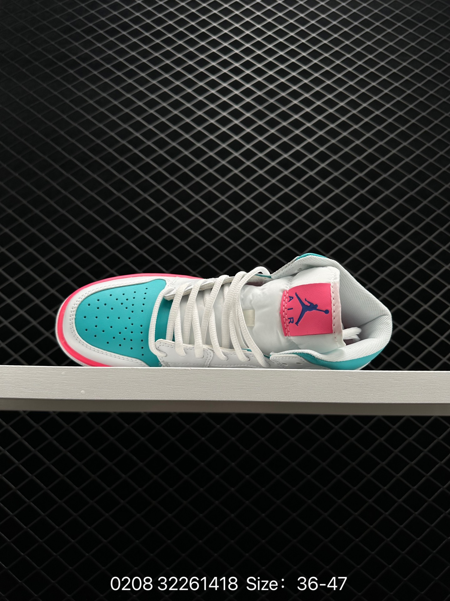 Nike Air Jordan 1 Retro Mid OG 